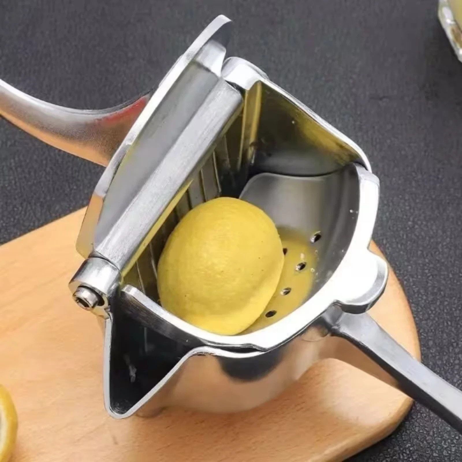 Heavy Duty Metal Manual Juicer Fruit Juice Squeezer for Pressing Lemons Oranges