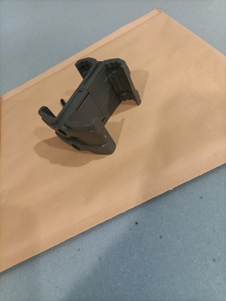 Airsoft magazine couplers "Green"