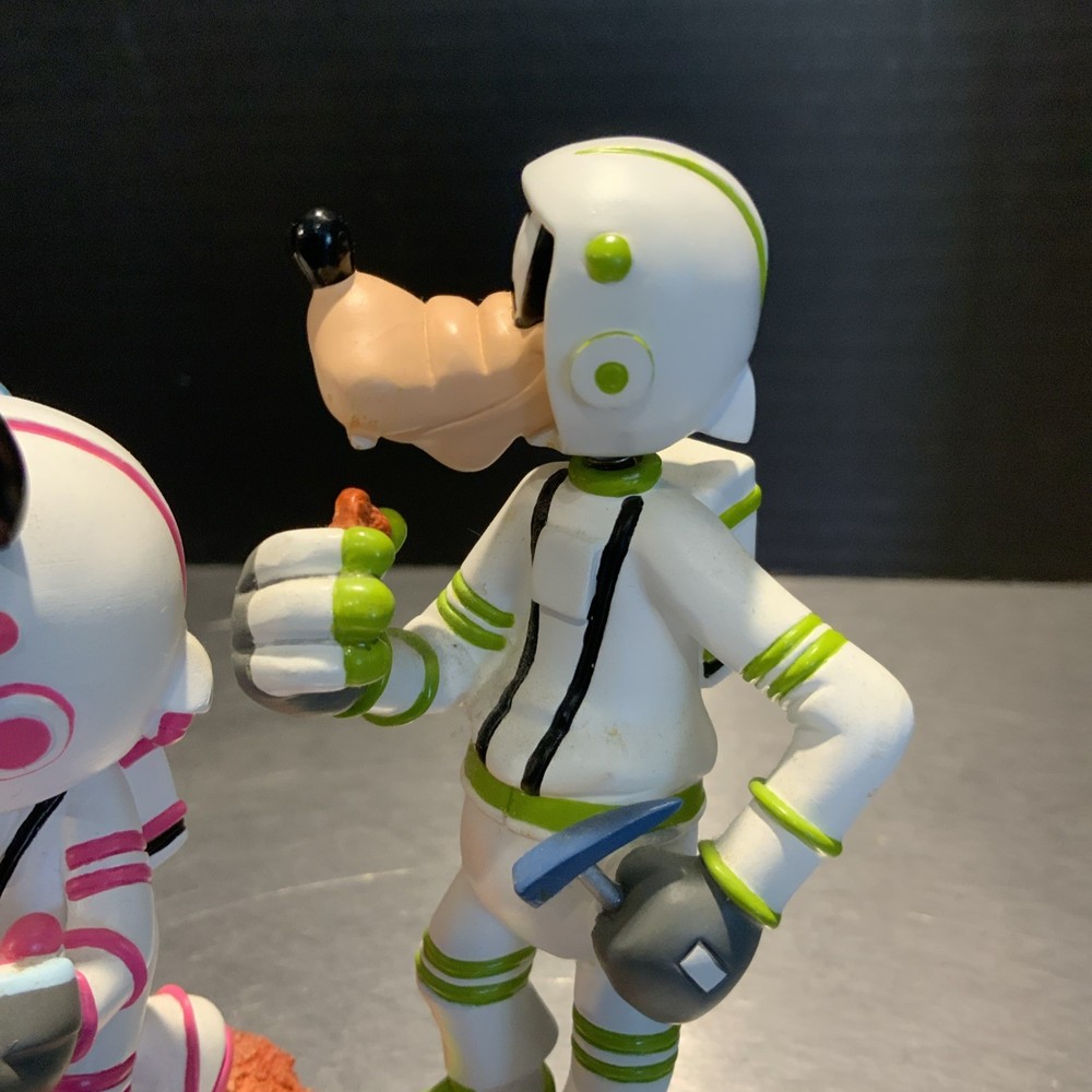 Rare Disney EPCOT Mission Space Micky Pluto Bobble Figure Set