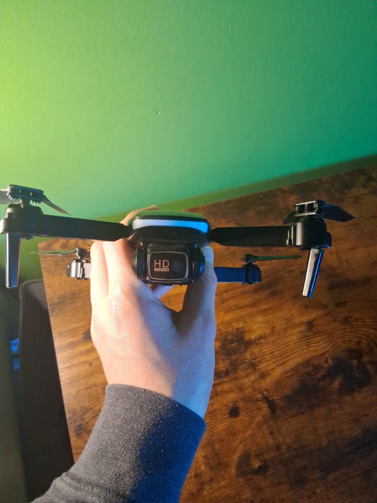 RADCL0 Foldable Quadcopter Drone HD Camera, Controller, 2 Batteries, Carry Case