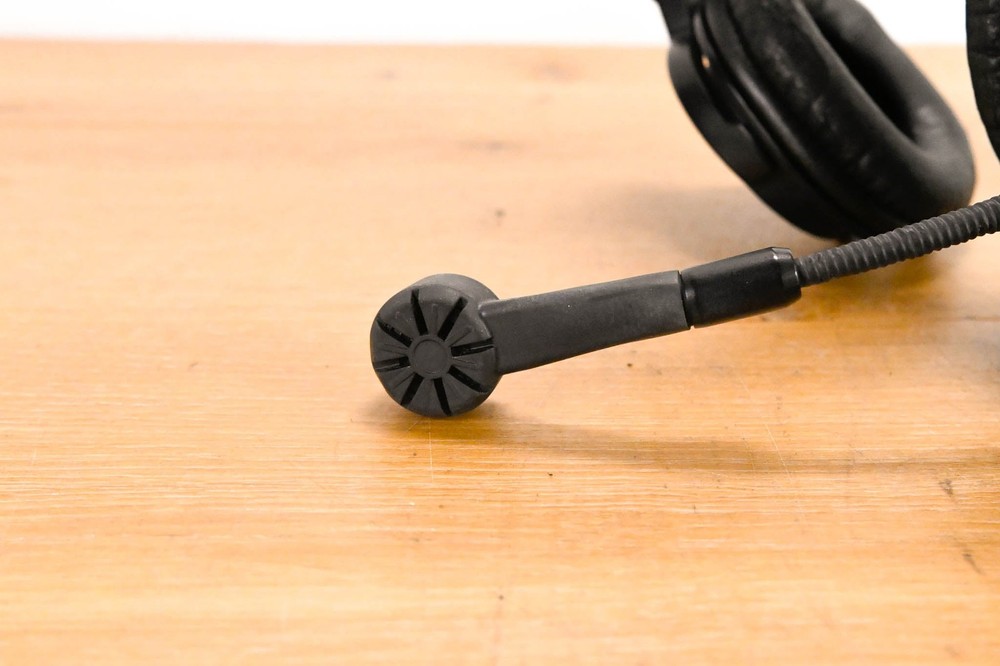 Clear-Com CC-400 Double-Ear Intercom Headset with Dynamic Microphone CG01U7E