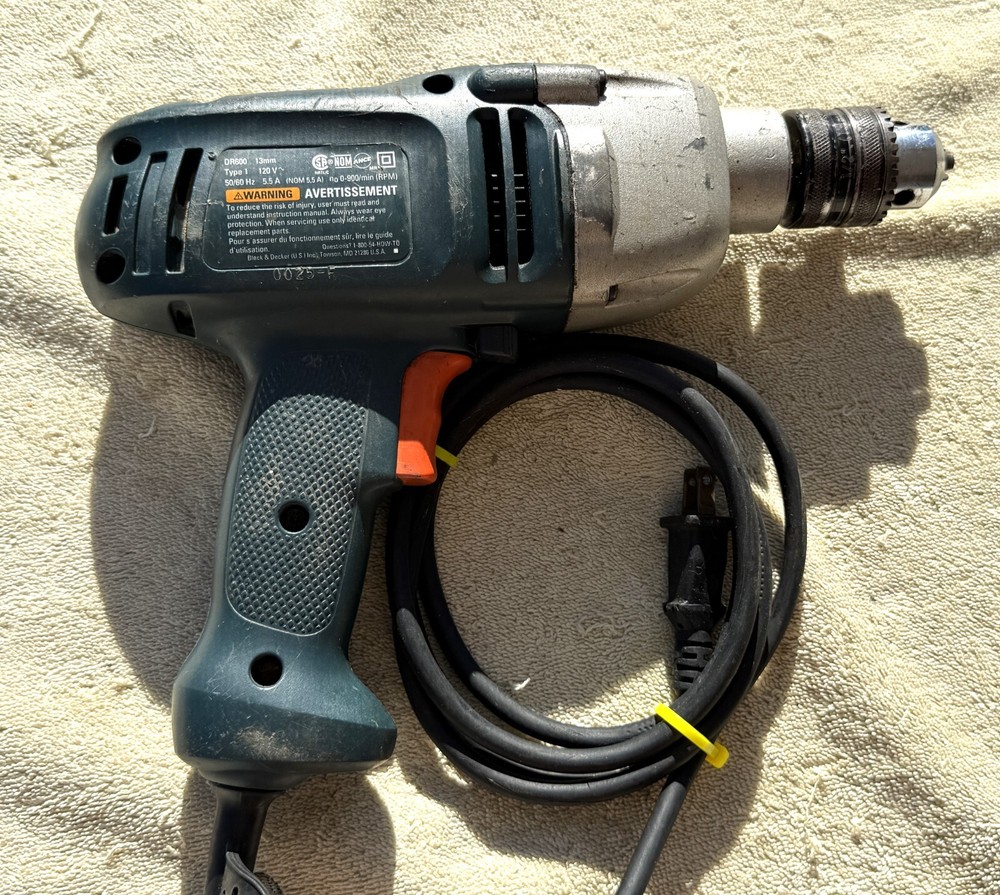 VINTAGE BLACK & DECKER CORDED DRILL MODEL DR600