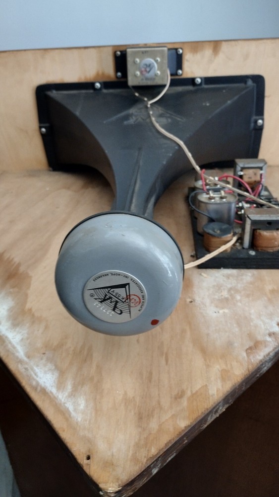 klipsch corner horn speakers