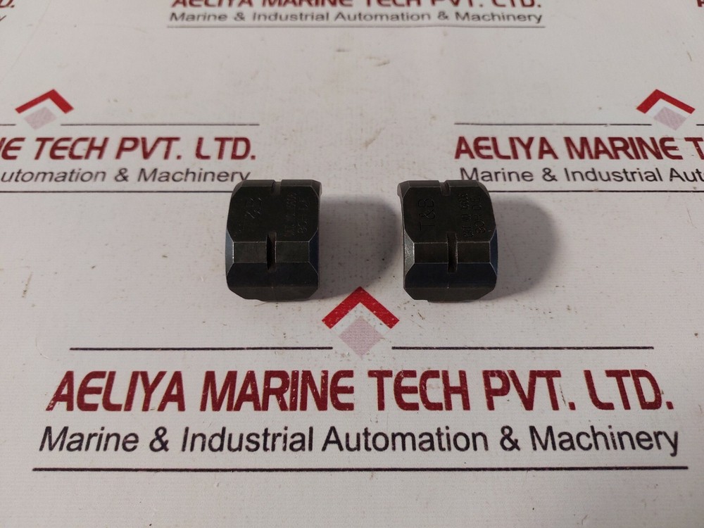 THOMAS & BETTS 15606 Crimper Die Set