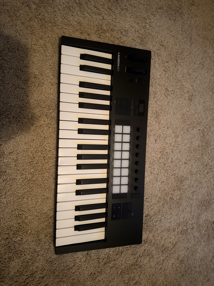 Novation Launchkey 37-Key MIDI Keyboard Full Key