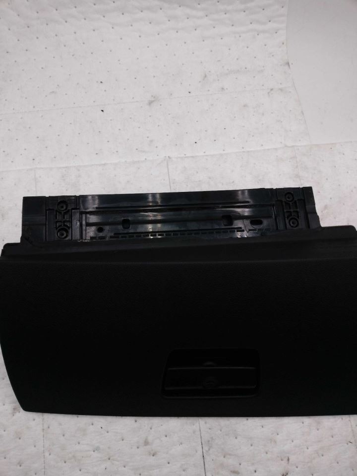 328I 2008 Glove Box 631299