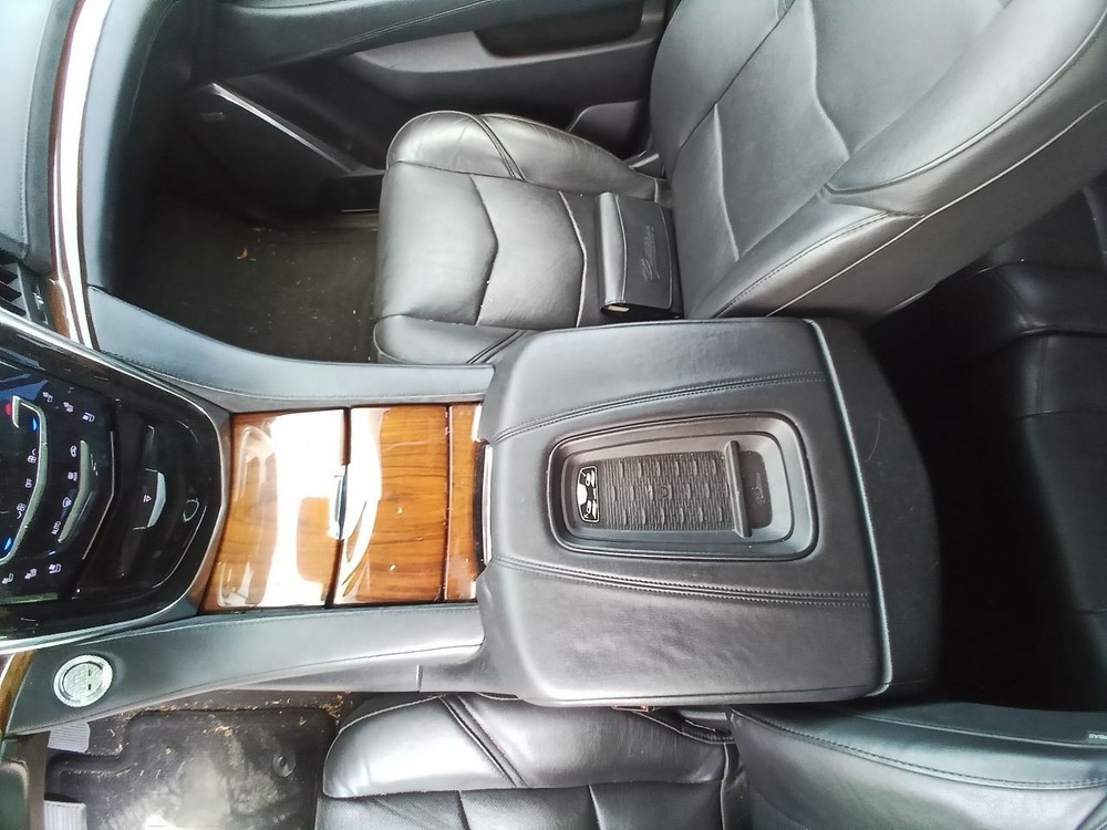Bottle Jack & Tools from 2016 Cadillac Escalade 12183702