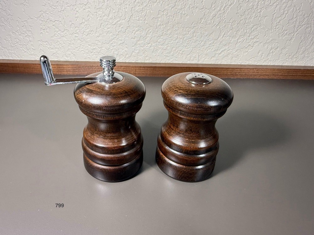 LEED Dark Walnut Salt And Pepper Grinder Set