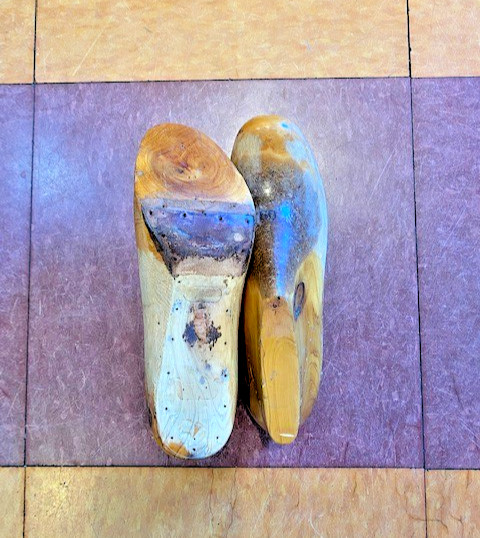 vintage women's maple wood shoe lasts size 6 circa 1960's private collection
