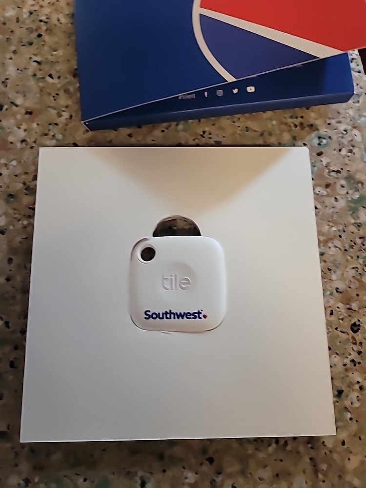 Tile Pro Single SOUTHWEST AIRLINES in Box Bluetooth GPS Tracker White rare