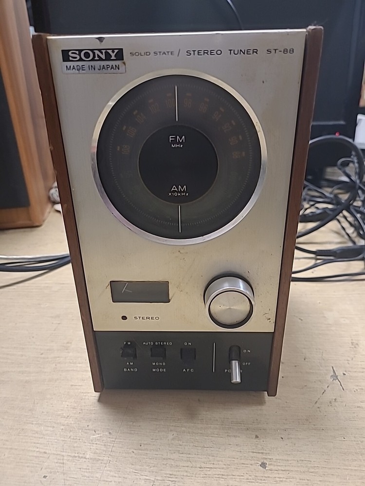Sony ST-88 Solid State FM/AM Stereo Radio Tuner