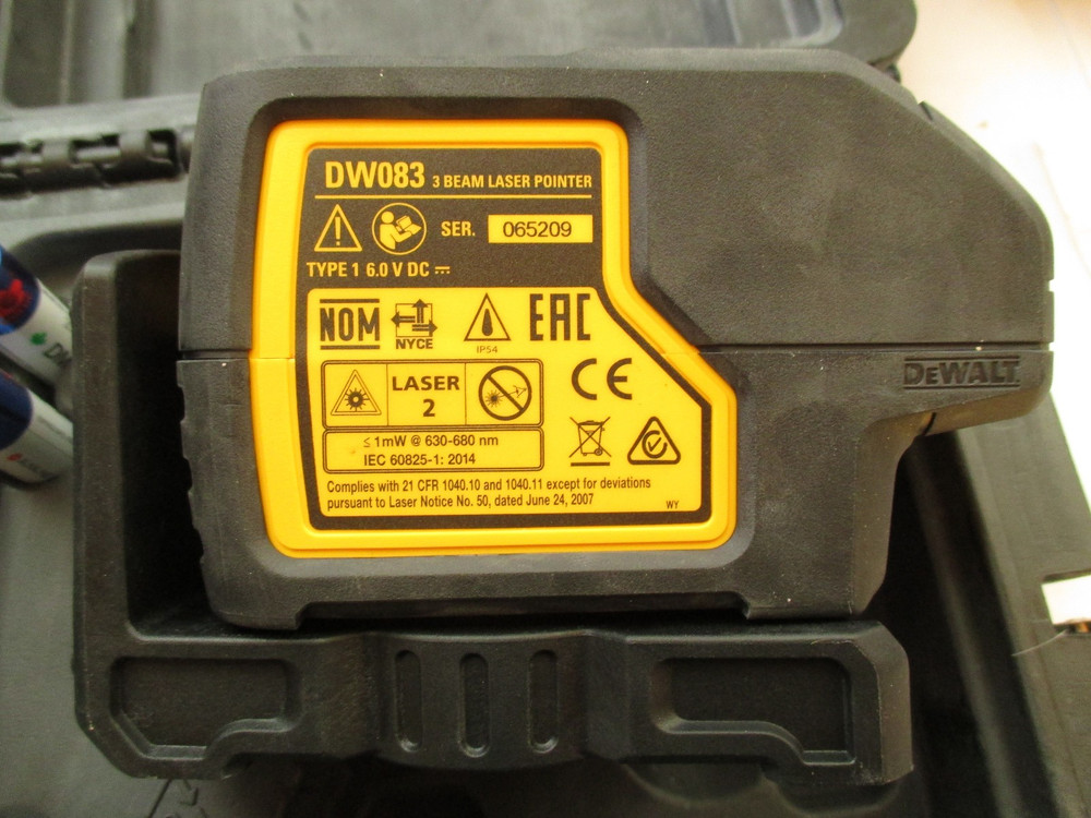 DeWalt DW083 3 Beam Laser Pointer Level, with Storage Case