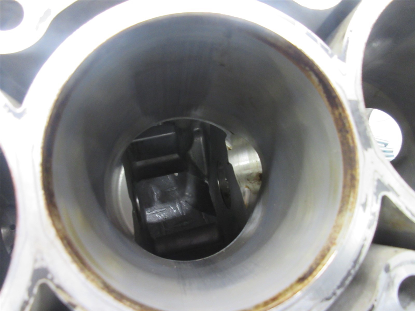 2003 02-03 Honda CBR 954 CBR954RR Crankcase Crank Case Engine Motor Block Piston