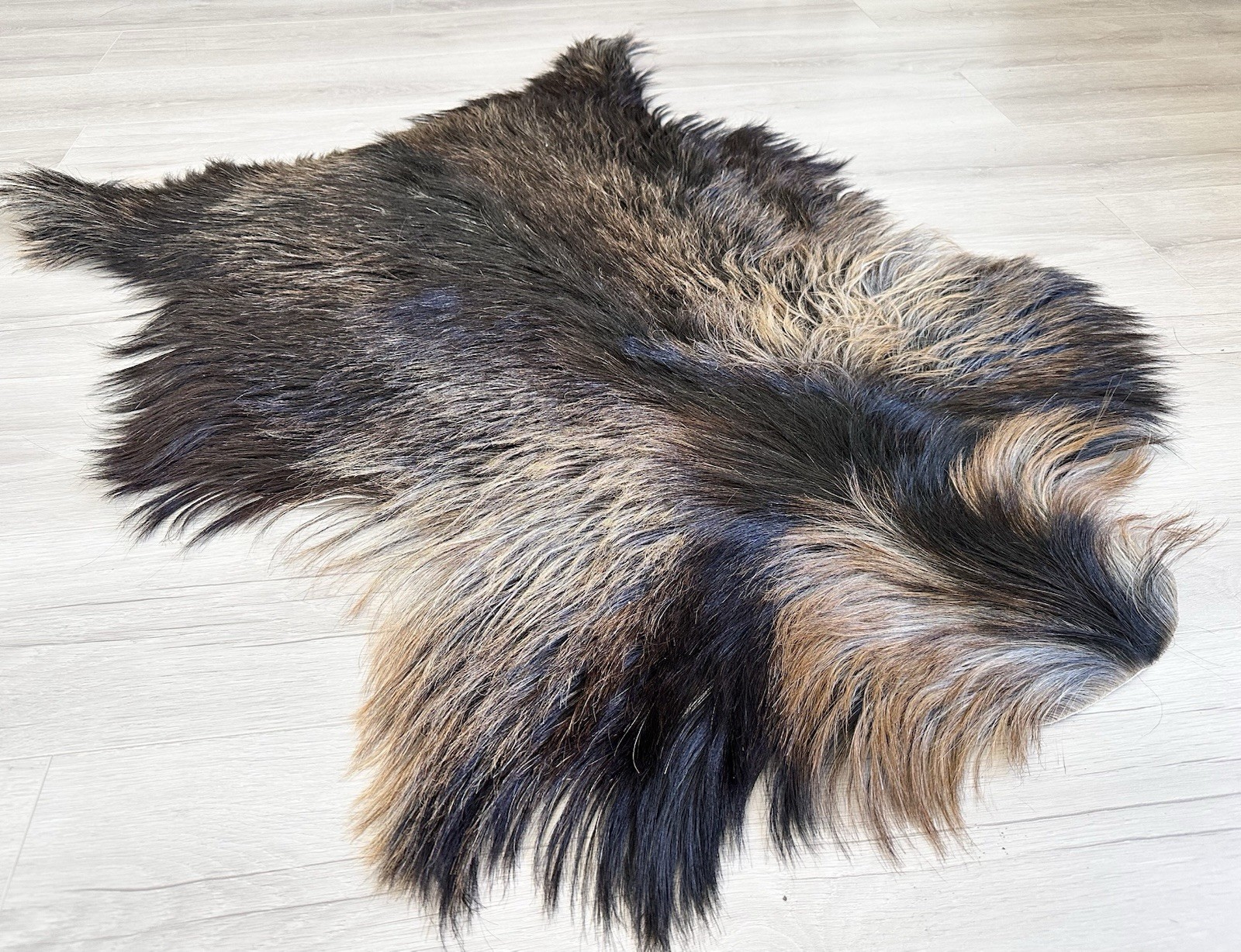 %100 Natural Goatskin Rug,goatskin  Pelt,goatskin Carpet,Color,black.brown,camel