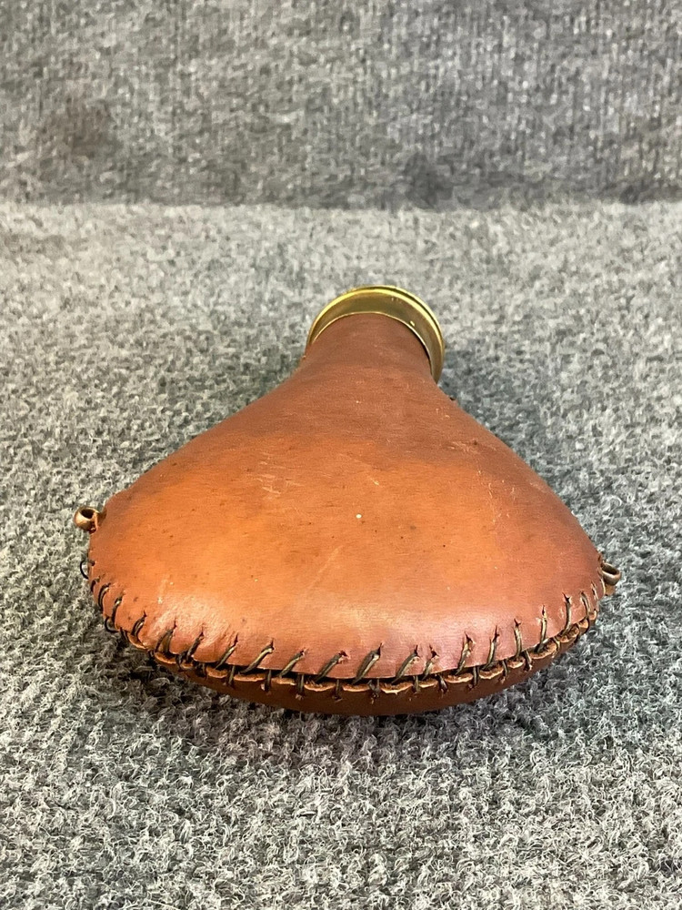 Vintage Brown Leather 🏺 Powder Flask – Muzzleloader Accessory