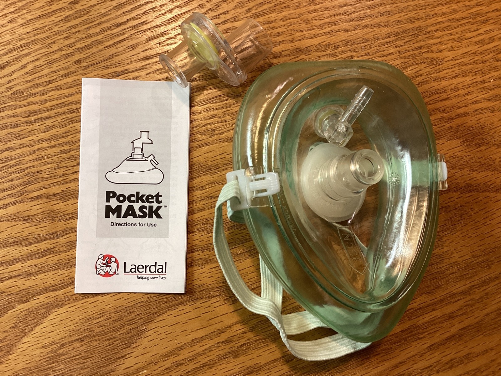 Laerdal CPR Rescue Pocket Mask & Instructions Hard Case (Oxygen Version)
