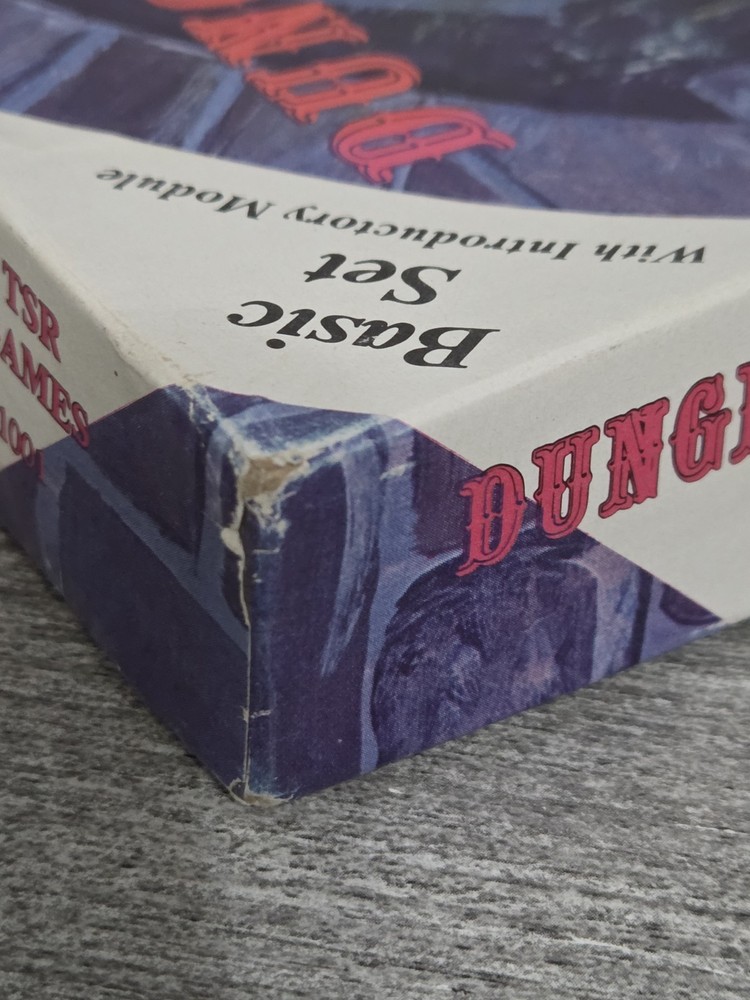 Vintage Dungeons & Dragons TSR Games Dice & Basic Box Set 3rd Edition 1979 Read