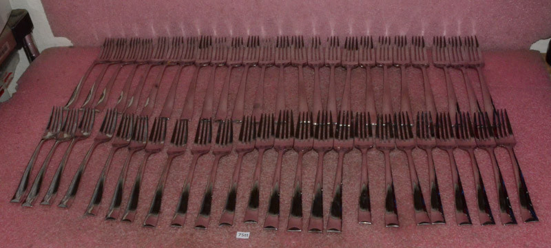Lot of 150 Gourmet Setting Flatware gs 18/10