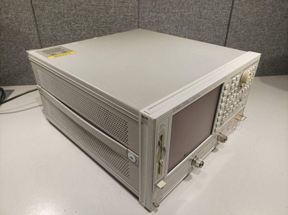 Agilent 8753ES, S-Parameter Network Analyzer, 30kHz-6GHz, OPT: 006 & 010 #