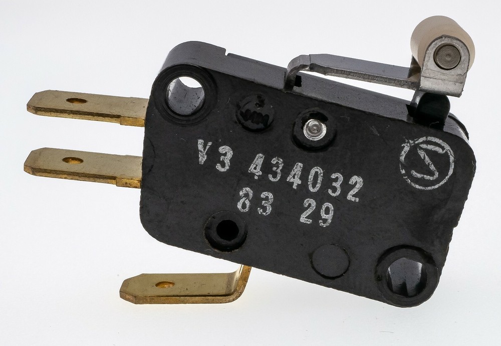 Licon V3 434032 Roller Lever Micro Switch 5A/250VAC, NOS