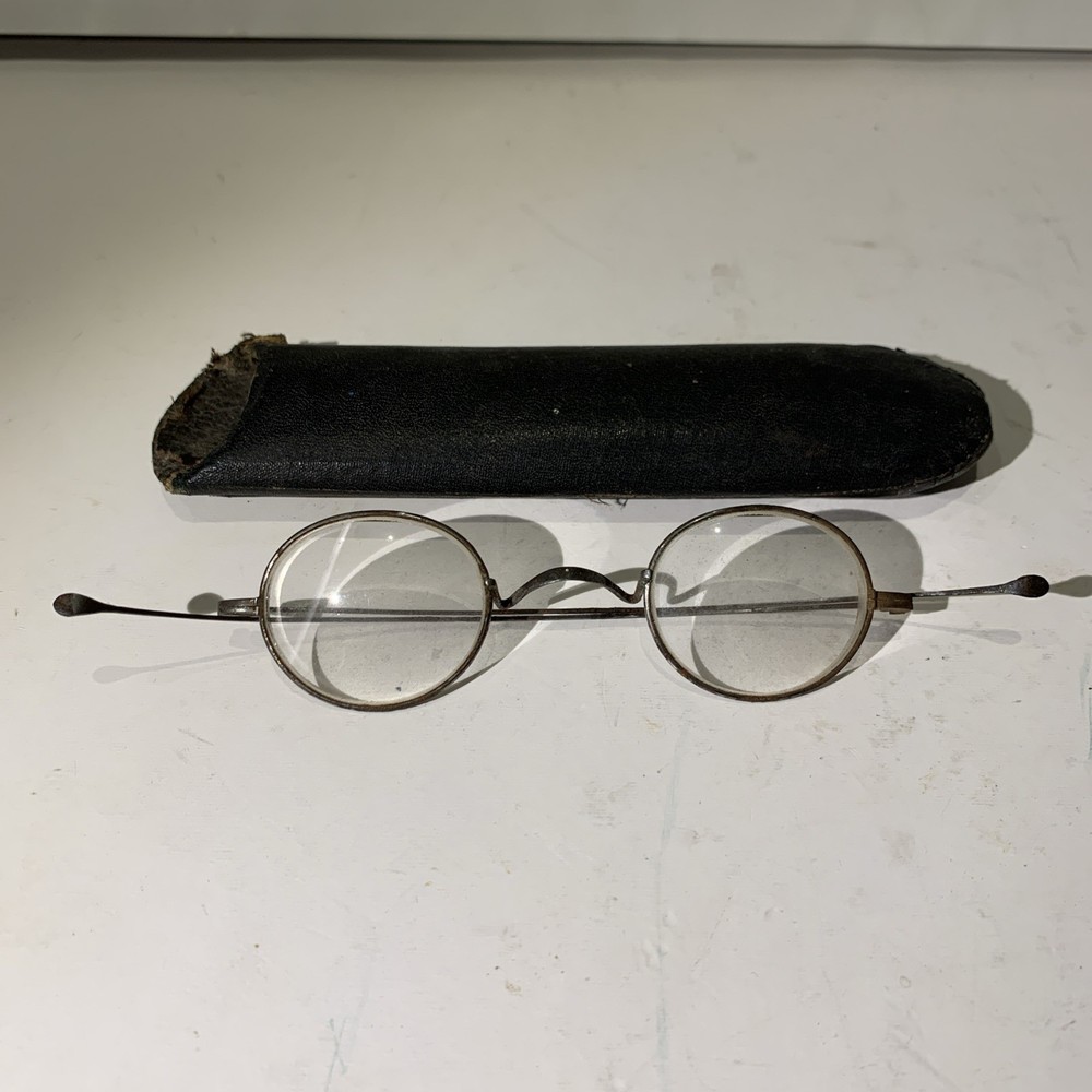 Genuine unusual corrective spectacles / eyeglasses with case. 19thc