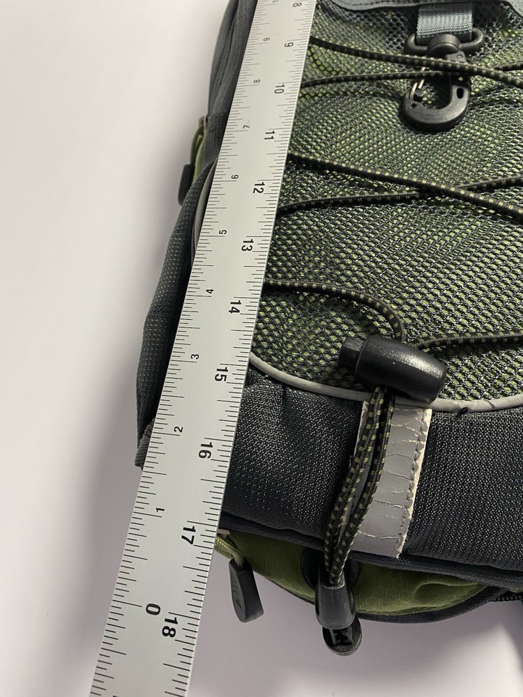 High Sierra Hydration Backpack Green Mesh Back
