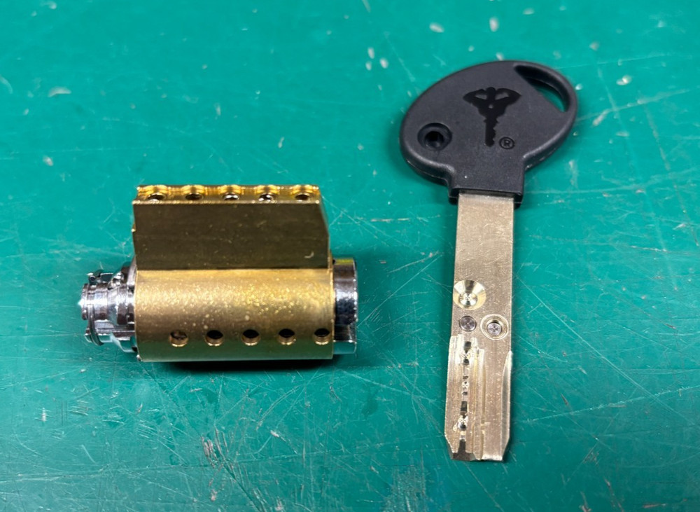 Mul-T-Lock Interactive KIK Cylinder w/ Key - Locksport