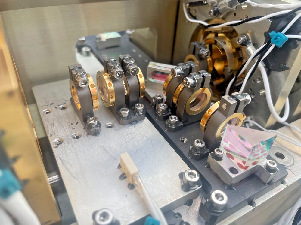 Custom NASA Triple Stack Diode Laser,2050nm?Optics for Research Optical Isolator
