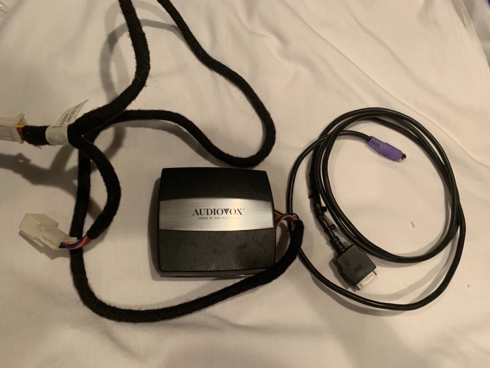 Toyota Prius Ipod IPhone IPad Interface Adapter with wires