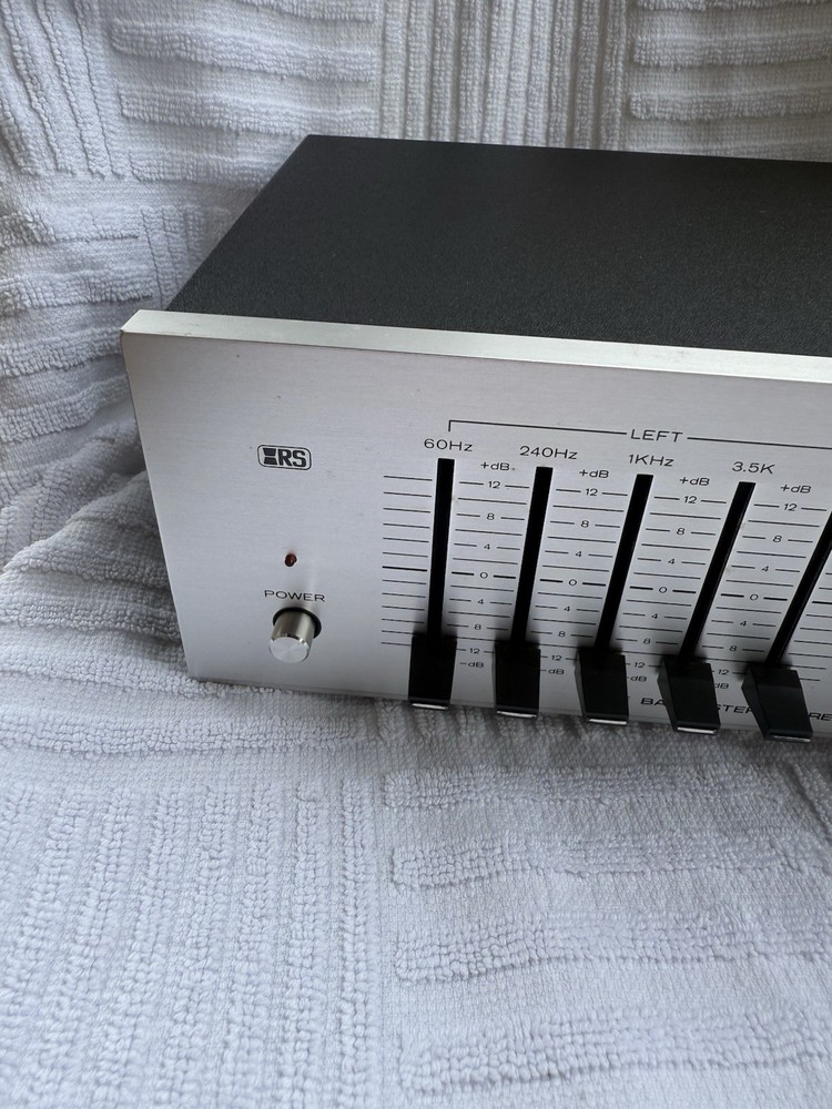 Vintage Realistic 31-1988 Stereo Frequency Equalizer EQ - Turns On