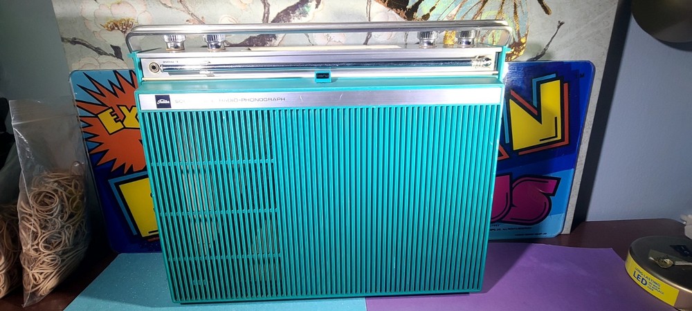 TOSHIBA GP-38 SOLID STATE RADIO-PHONOGRAPH