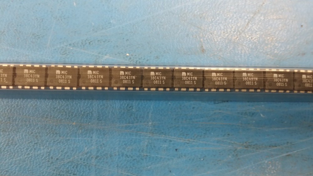 (2 PCS) MIC38C43YN MICREL Current Mode PWM Controller 500mA 8-Pin PDIP