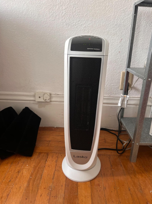 1500W Ceramic Tower Heater – Oscillating Digital Heater with Timer & Remote