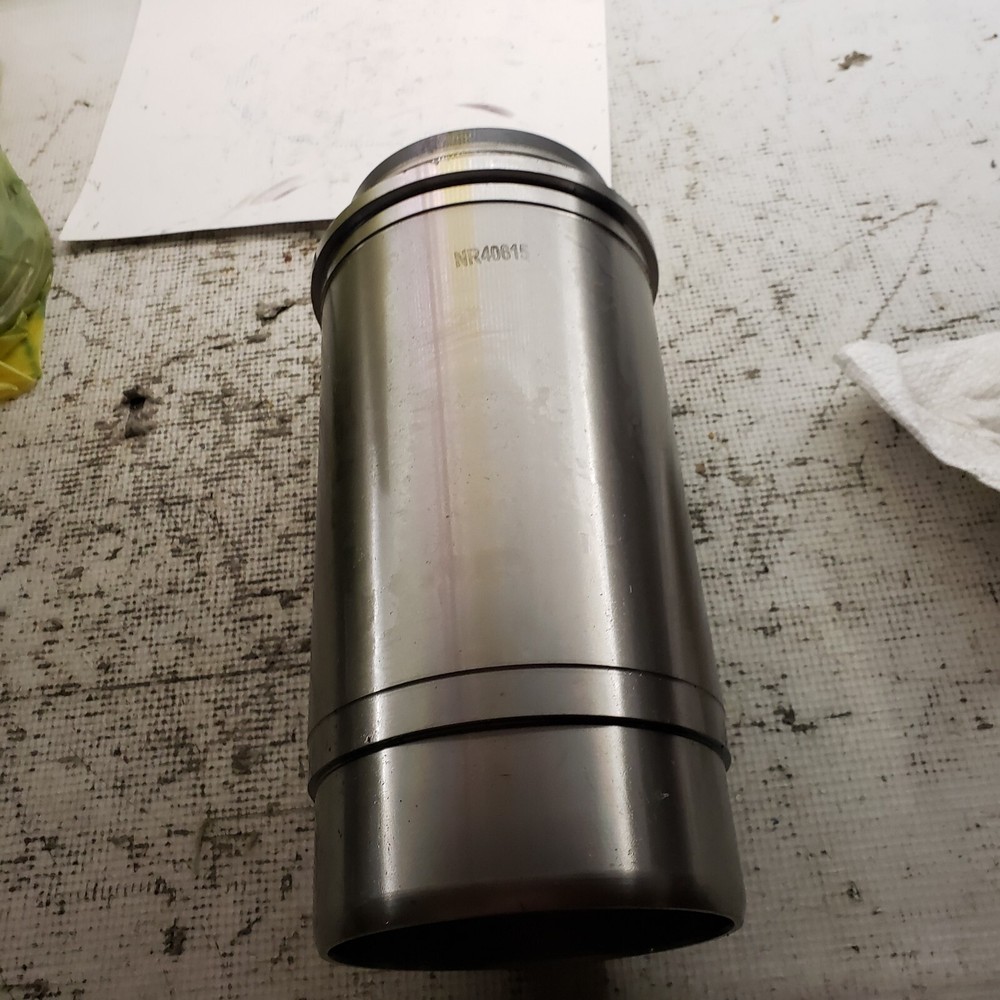 Piston & Cylinder Sleeve NR40615, RP711