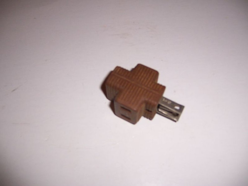 4 Pc QUBE TAPS  I TO 3 OUTLETS ELECTRICAL WALL Plug  USA