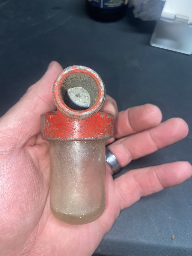 Vintage water feeder model 954