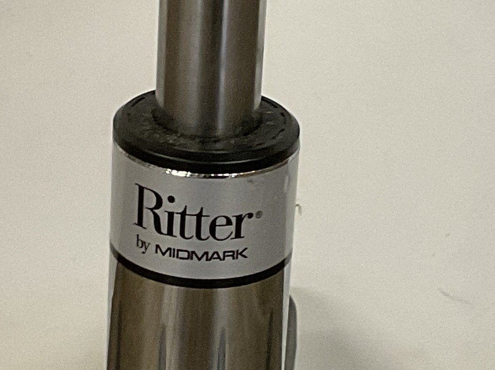 Pre-Owned Ritter 272 Exam Stool Pneumatically Adjustable Midmark New Upholstery