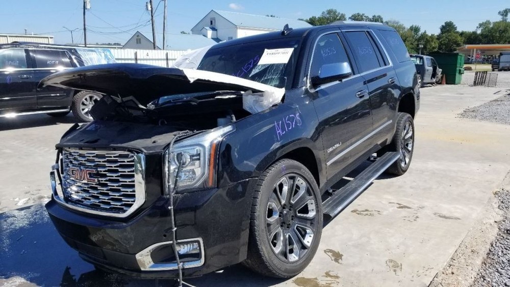 18 GMC YUKON DENALI FORWARD FACING CAMERA WINDSHIELD MOUNTED 84505296