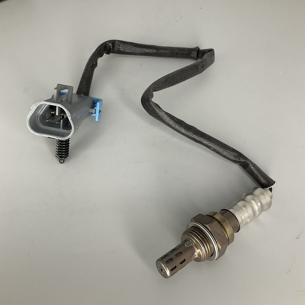BOSCH Lambda Oxygen Sensor For 2004-2005 Buick Rainier Chevrolet Trailblazer GMC