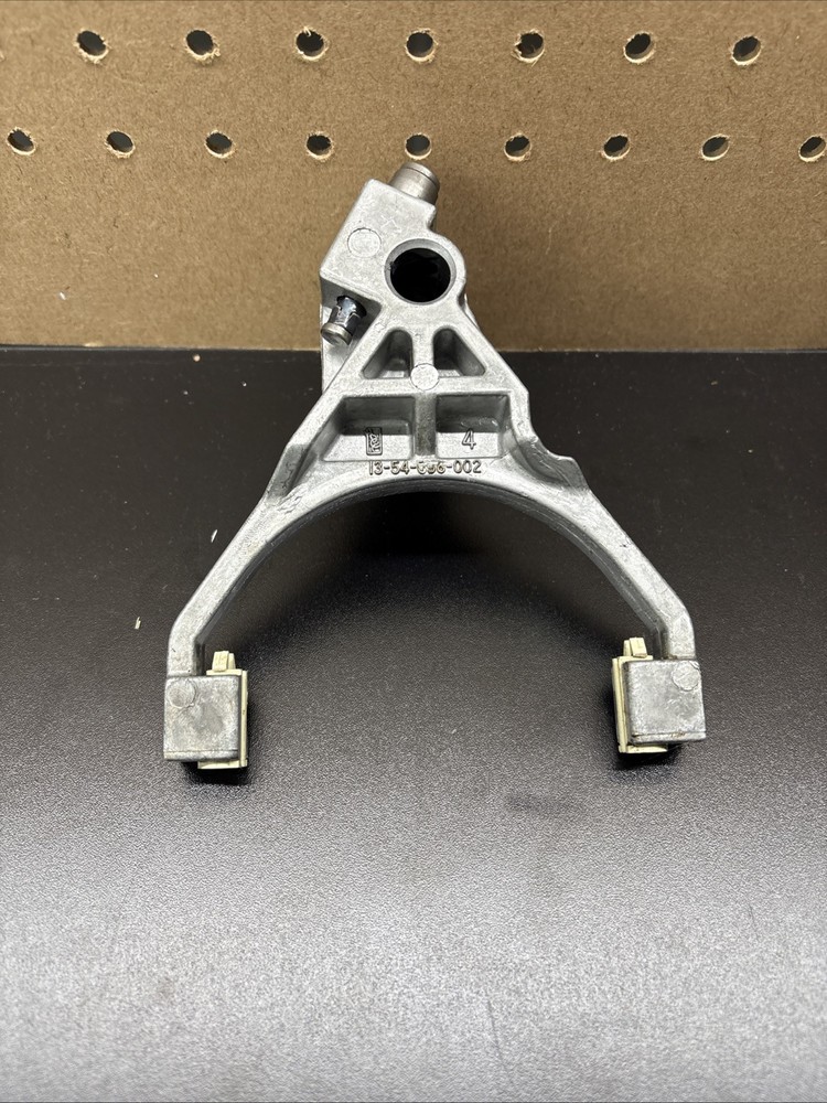 Borg warner transfer case shift fork 13-54-096-002 Borg warner shift fork