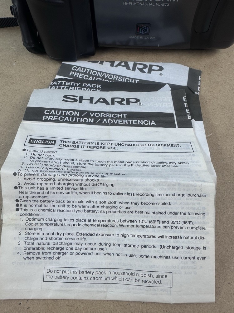 Sharp Viewcam VL-E73 8mm Camcorder Vintage Untested Powers Briefly With Case