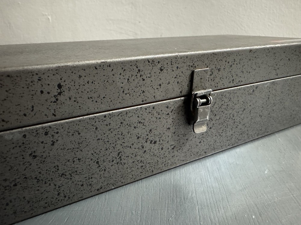 Shure Vintage Metal Microphone Case