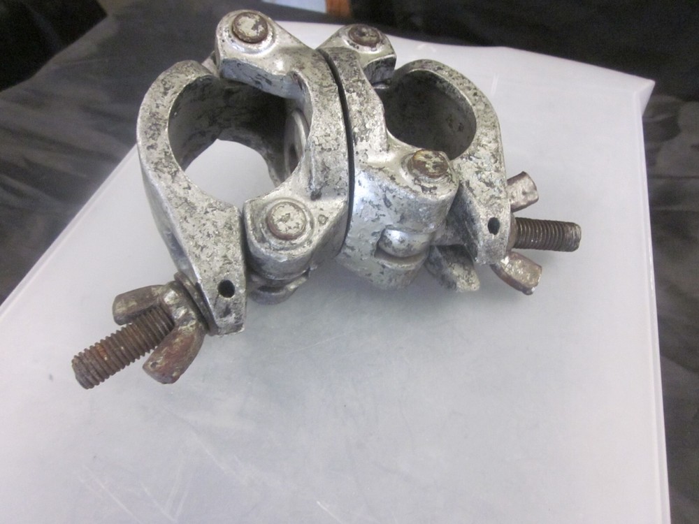 Swivel Coupler for Global Truss