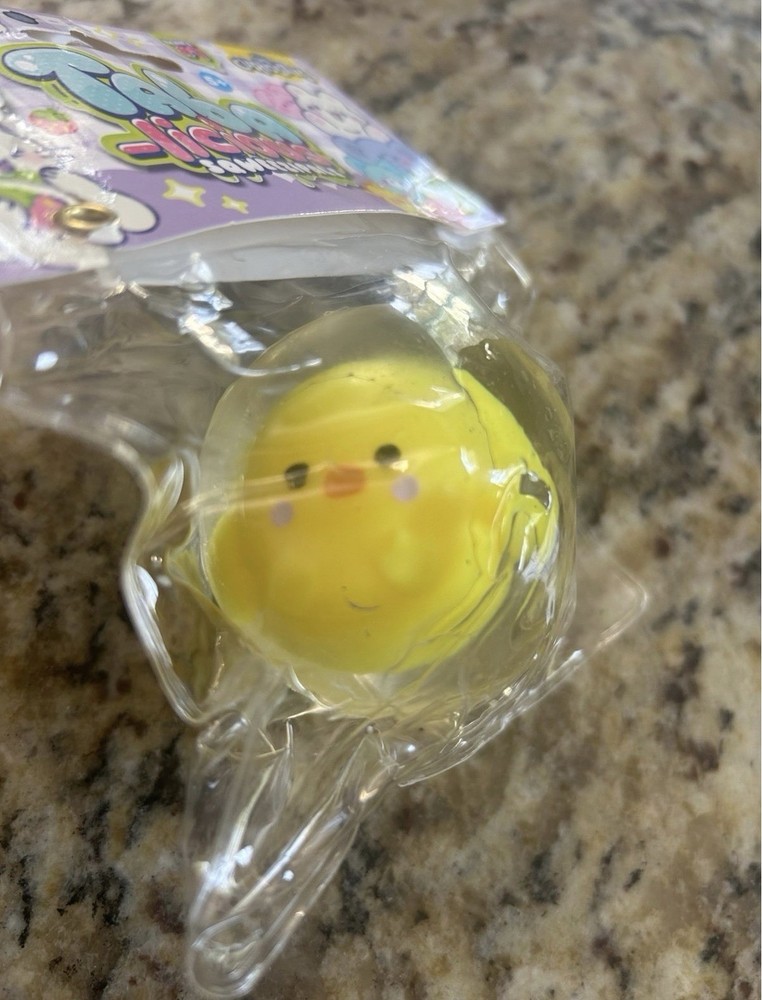 Taba-licious Sqweezipals, Yellow Chick