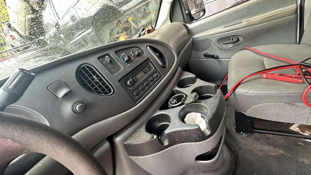 Used Fuse Box Engine fits: 2006 Ford E250 VAN 5.4 Grade A