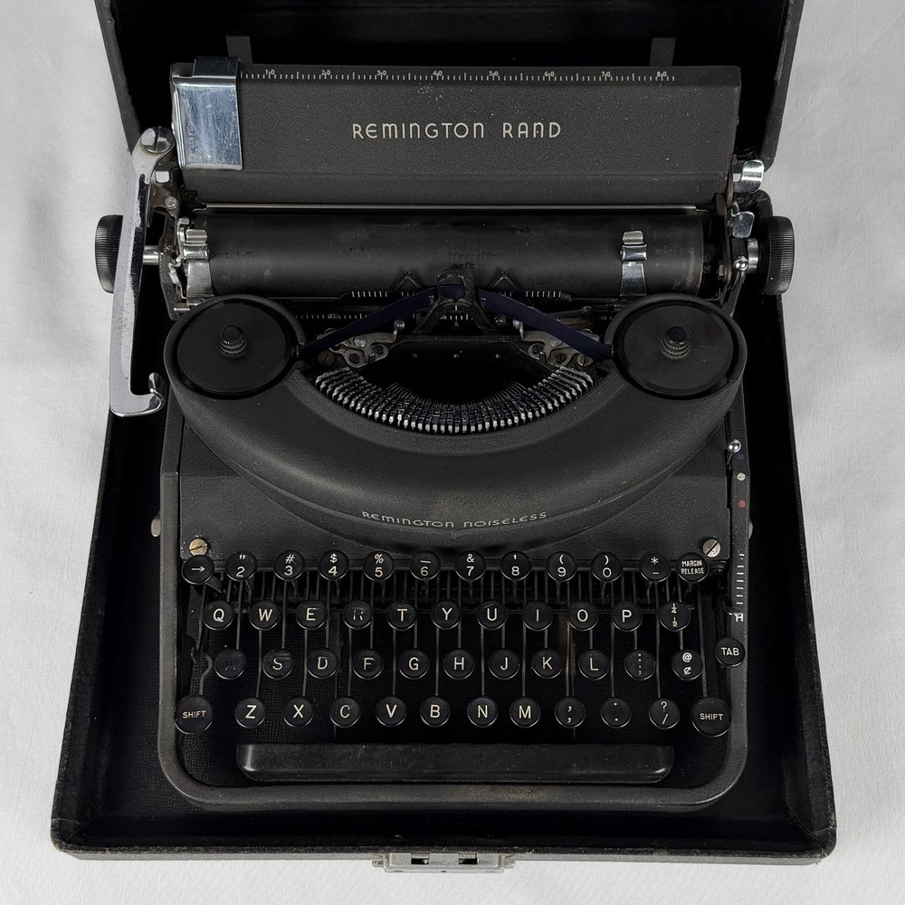 Remington Noiseless Model 7 Typewriter Working with Case