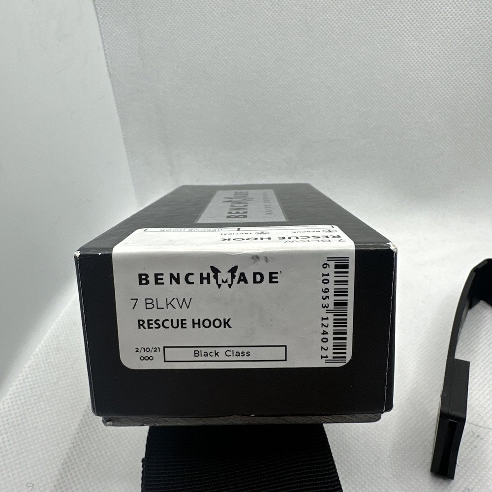 Benchmade 7 Rescue Hook Strap Cutter Black.