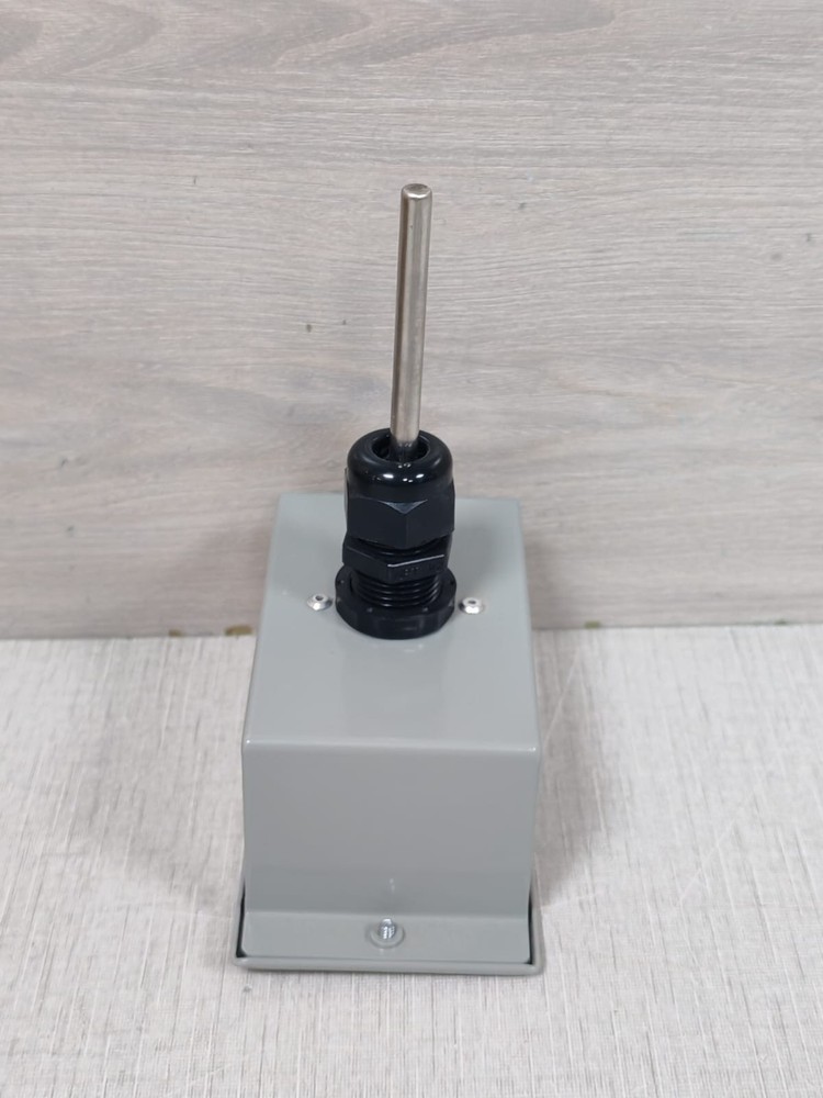 Mamac Systems TE-703-D-12-A Pipe Temperature Sensor