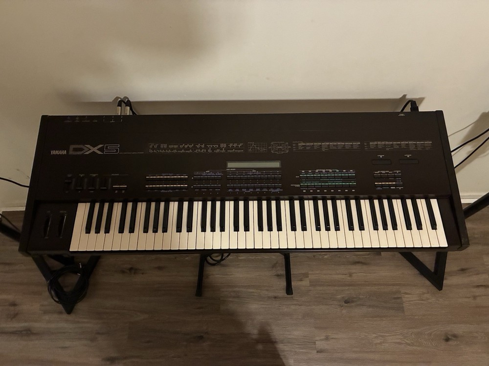Yamaha DX5, digital programmable algorithm synthesizer, full set up