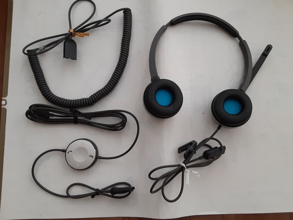 CISCO CP-HS-W-531-USBA Headset 531 Wired + USB A Headset Adapter + RJ11 cable